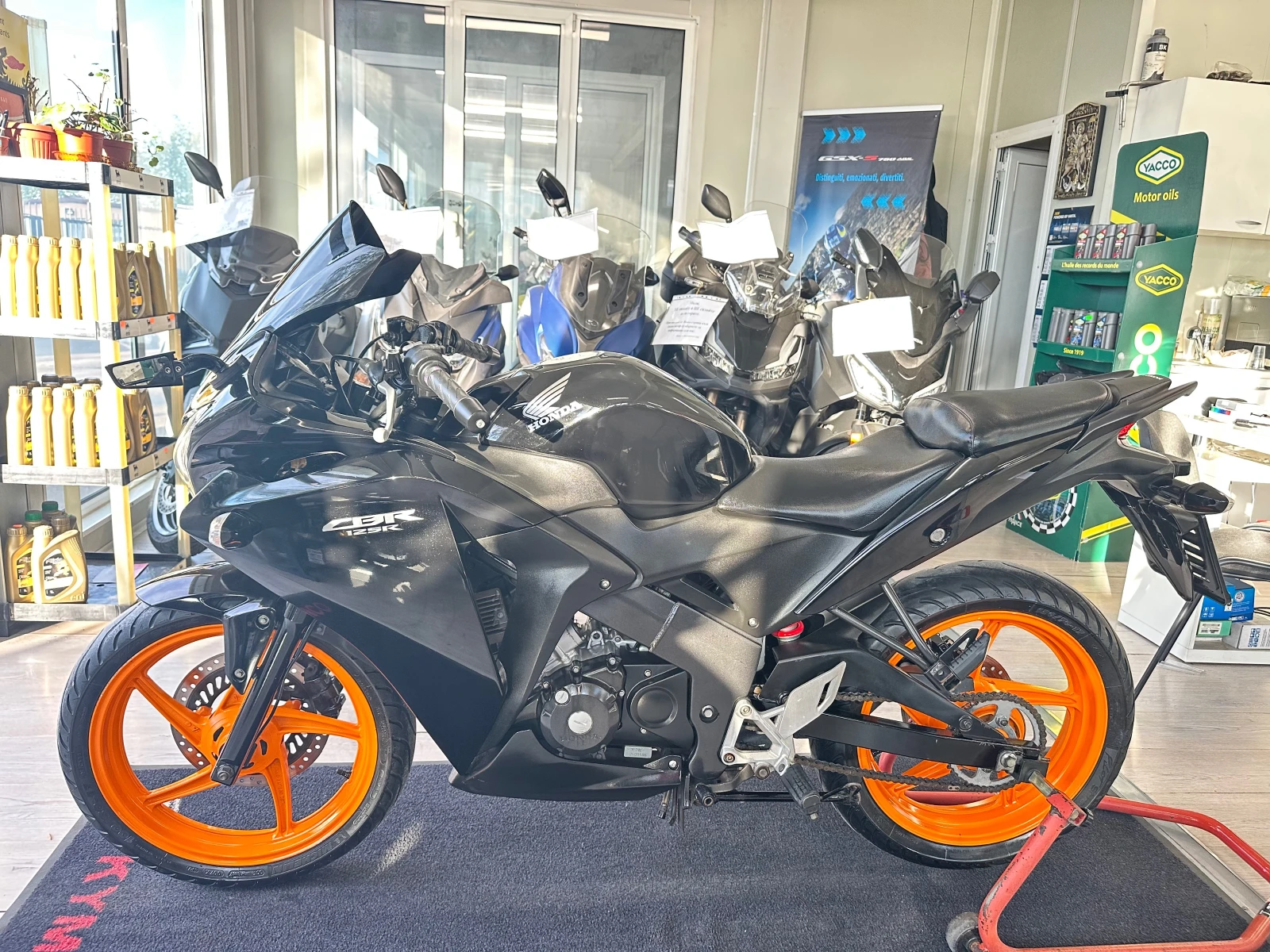 Honda Cbr 125R 05.2011г. А1, снимка 16 - Мотоциклети и мототехника - 56316257