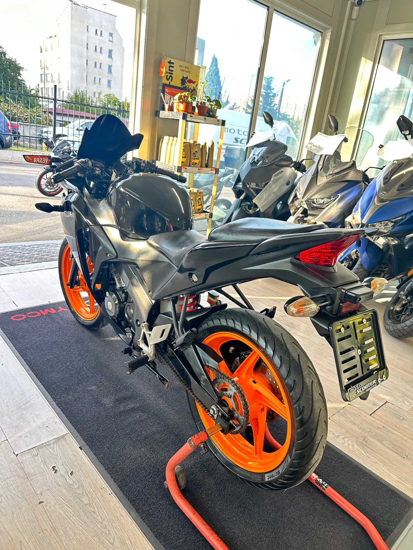 Honda Cbr 125R 05.2011г. А1, снимка 9 - Мотоциклети и мототехника - 56316257
