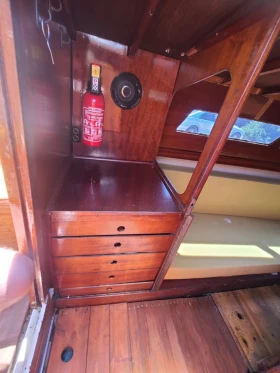 Моторна яхта Собствено производство Jollenkreuzer 7.75 м (Class) , ARGO Махагон + GRP, снимка 9 - Воден транспорт - 53367695