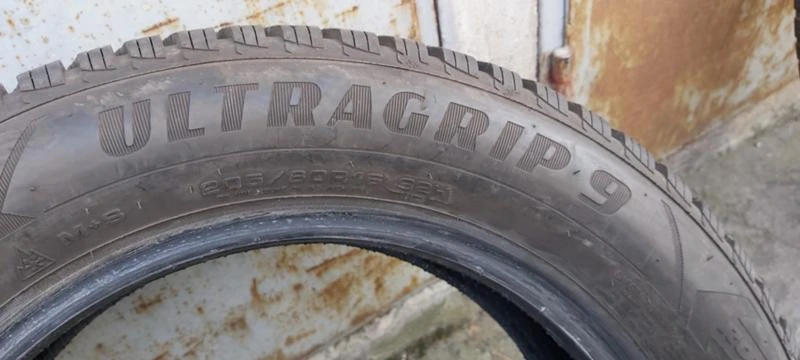 Гуми Зимни 205/60R16, снимка 8 - Гуми и джанти - 32915885