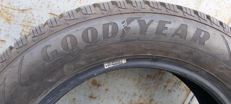 Гуми Зимни 205/60R16, снимка 7 - Гуми и джанти - 32915885