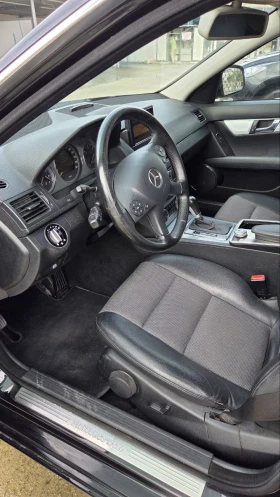 Mercedes-Benz 220, снимка 4