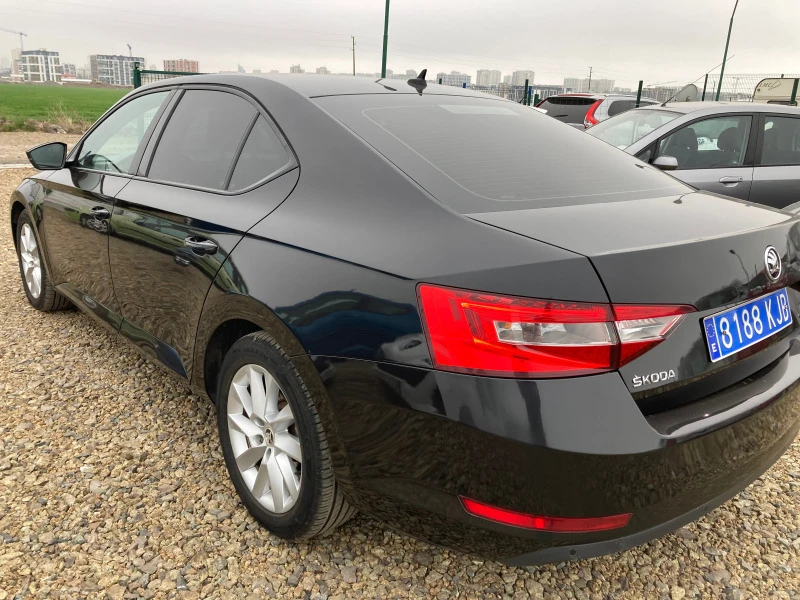 Skoda Superb 2.0 , снимка 4 - Автомобили и джипове - 44534080