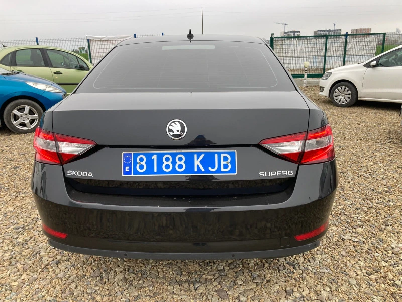 Skoda Superb 2.0 , снимка 5 - Автомобили и джипове - 44534080