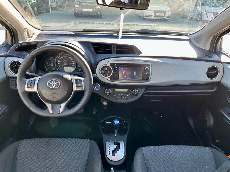 Toyota Yaris 1.5 Hybrid, снимка 11 - Автомобили и джипове - 47332301