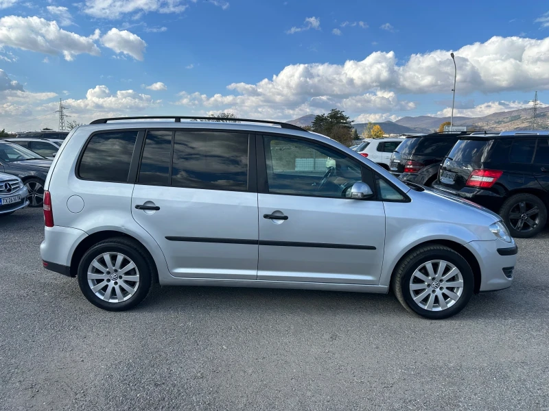 VW Touran 1.9TDI* FACELIFT* КСЕНОН* НАВИ, снимка 7 - Автомобили и джипове - 47775173