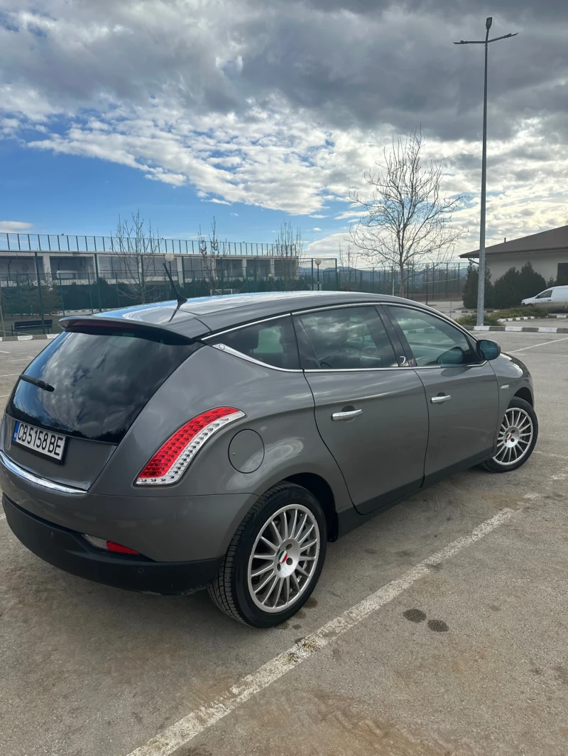 Lancia Delta 1.8 turbo, снимка 4 - Автомобили и джипове - 52488328