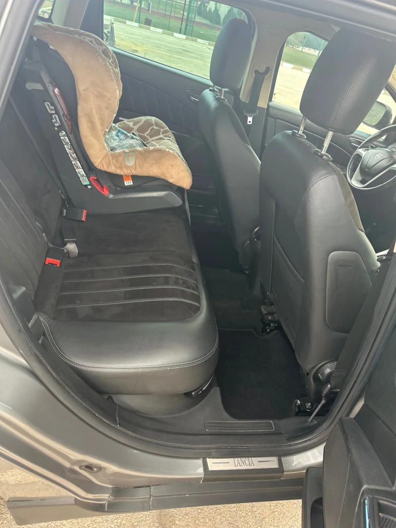 Lancia Delta 1.8 turbo, снимка 11 - Автомобили и джипове - 52488328