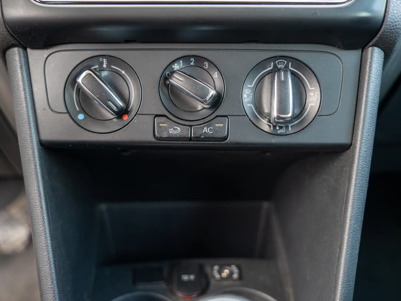 VW Polo 1.6 TD&#304; BLUEMOT&#304;ON, снимка 11 - Автомобили и джипове - 51944723