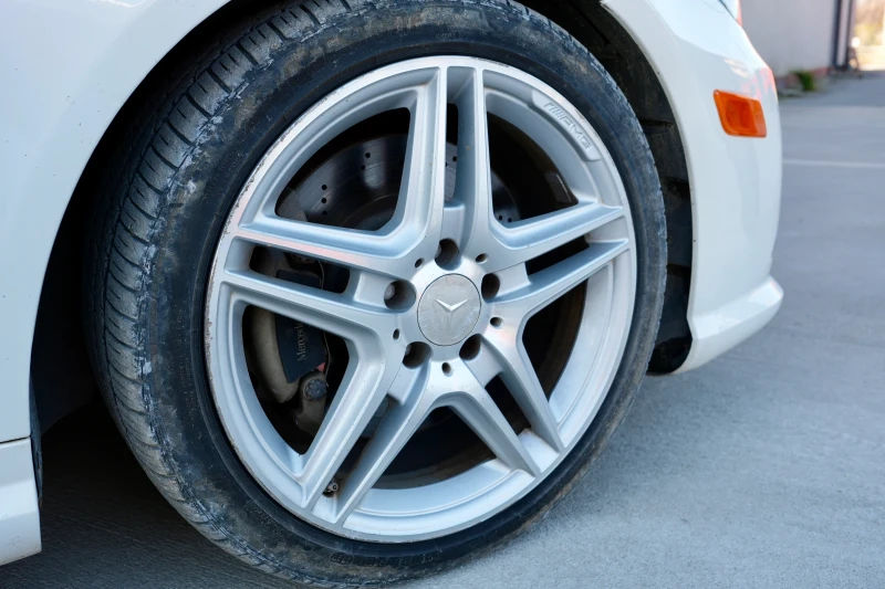 Mercedes-Benz E 500, снимка 14 - Автомобили и джипове - 52789925