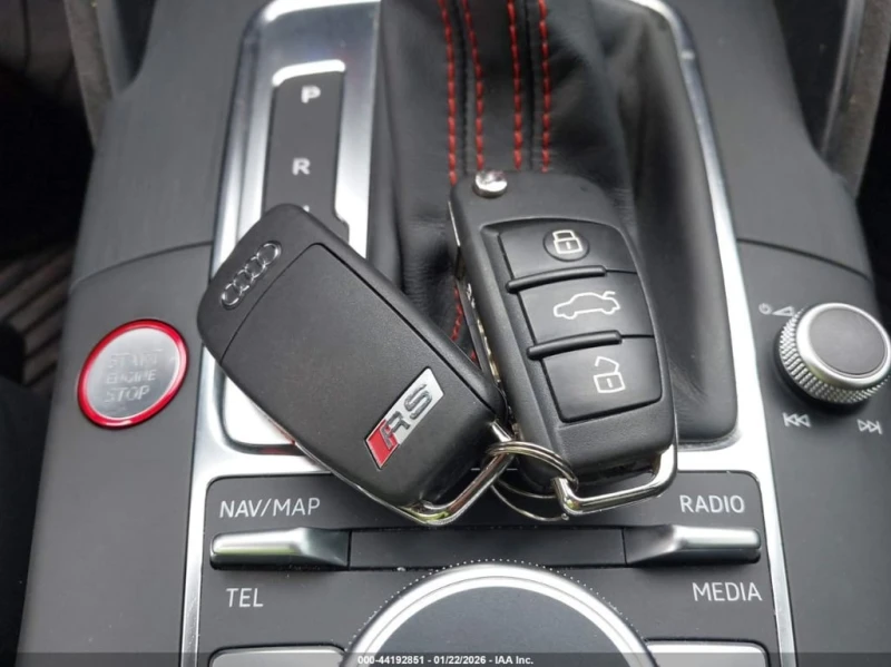 Audi Rs3 * 2.5T * CARFAX * БЕЗ ПЪРВОНАЧАЛНА ВНОСКА, снимка 11 - Автомобили и джипове - 53423141