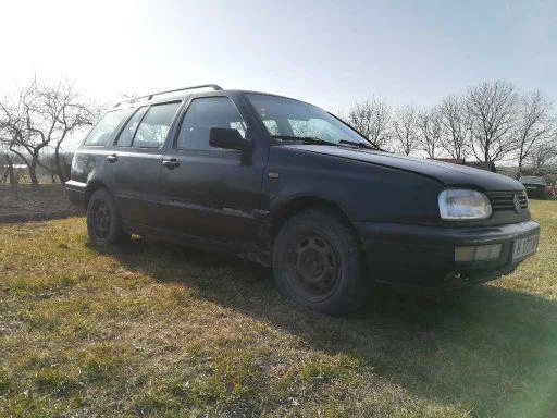 VW Golf 1.9 тди, снимка 2 - Автомобили и джипове - 34244063