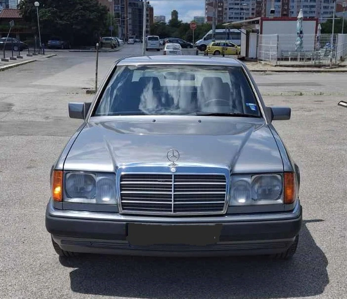 Mercedes-Benz 124 E 200