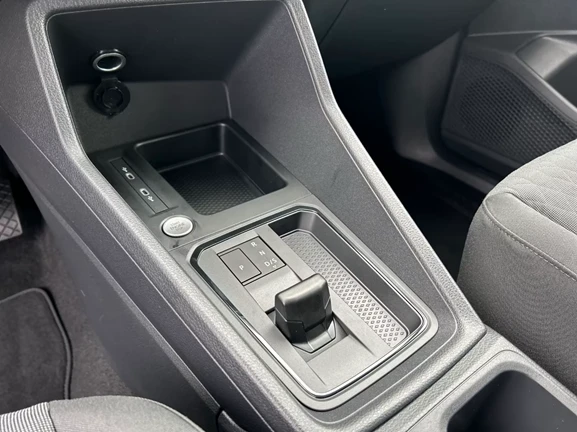 VW Caddy 2.0 TDI = NEW = Life/Design Package Гаранция - изображение 9