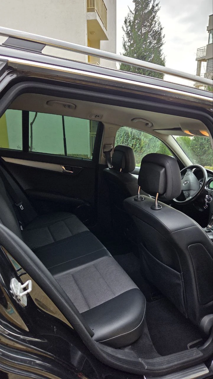 Mercedes-Benz 220, снимка 5 - Автомобили и джипове - 53392731