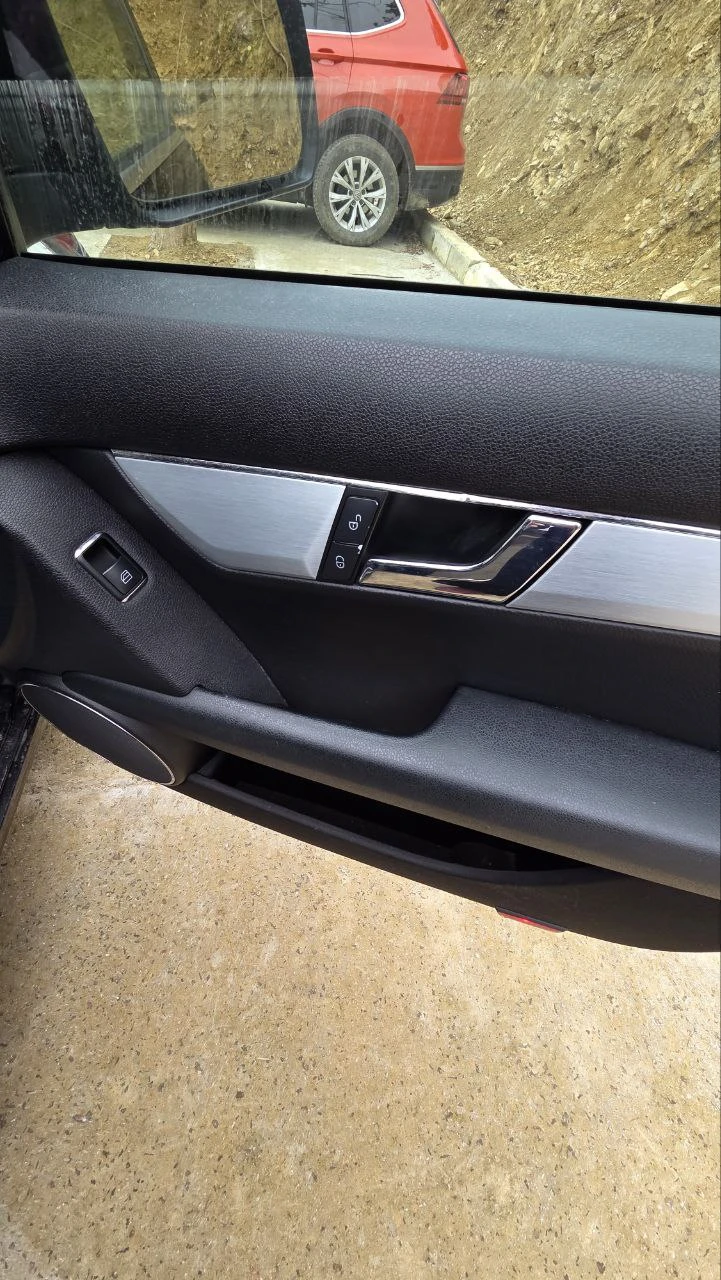 Mercedes-Benz 220, снимка 8 - Автомобили и джипове - 53392731