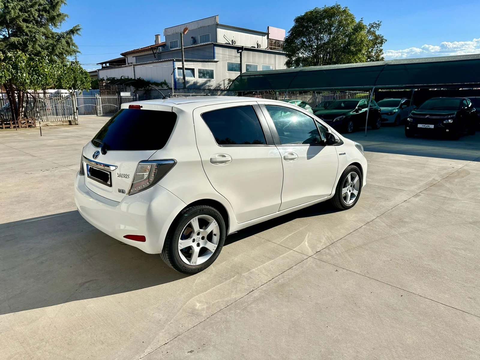 Toyota Yaris 1.5 Hybrid - изображение 6