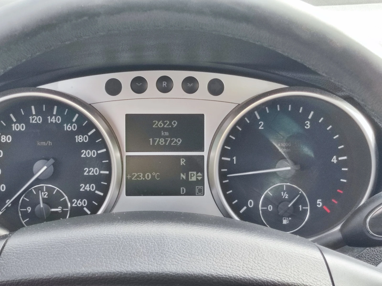 Mercedes-Benz R 320 CDI - изображение 10