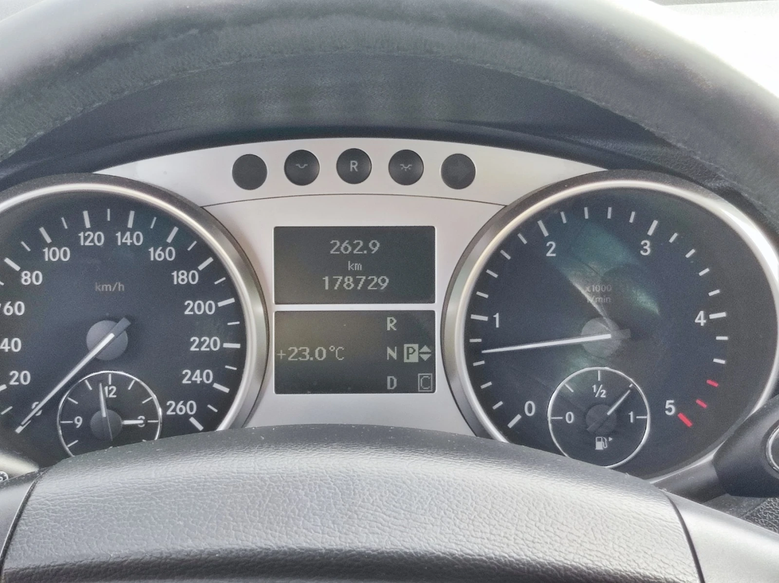 Mercedes-Benz R 320 CDI - изображение 9