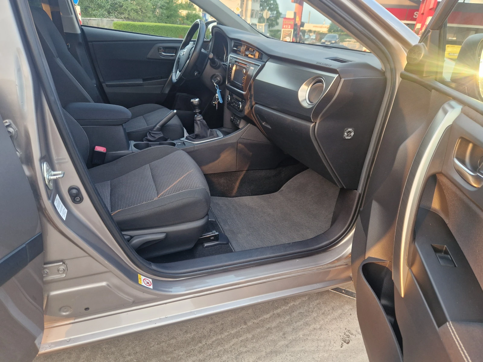 Toyota Auris 1.4D4D/Navi/Печка/ - изображение 9