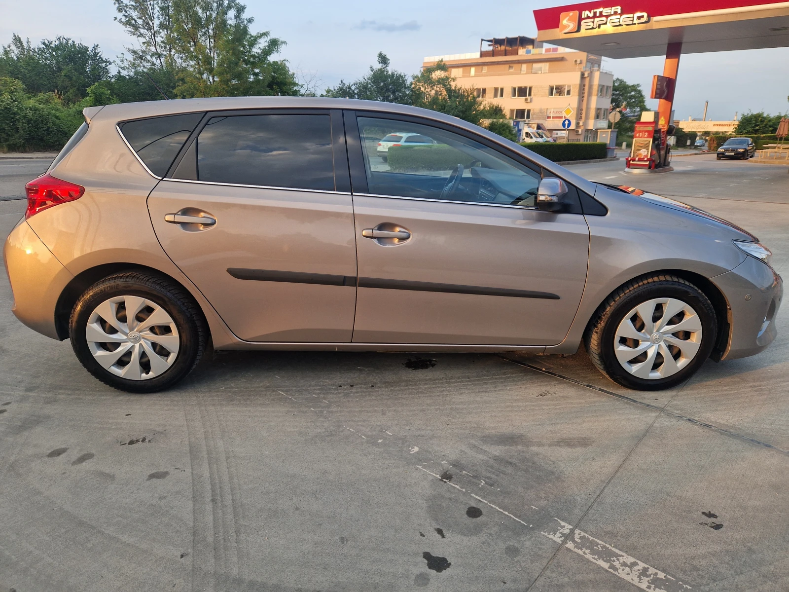 Toyota Auris 1.4D4D/Navi/Печка/ - изображение 8