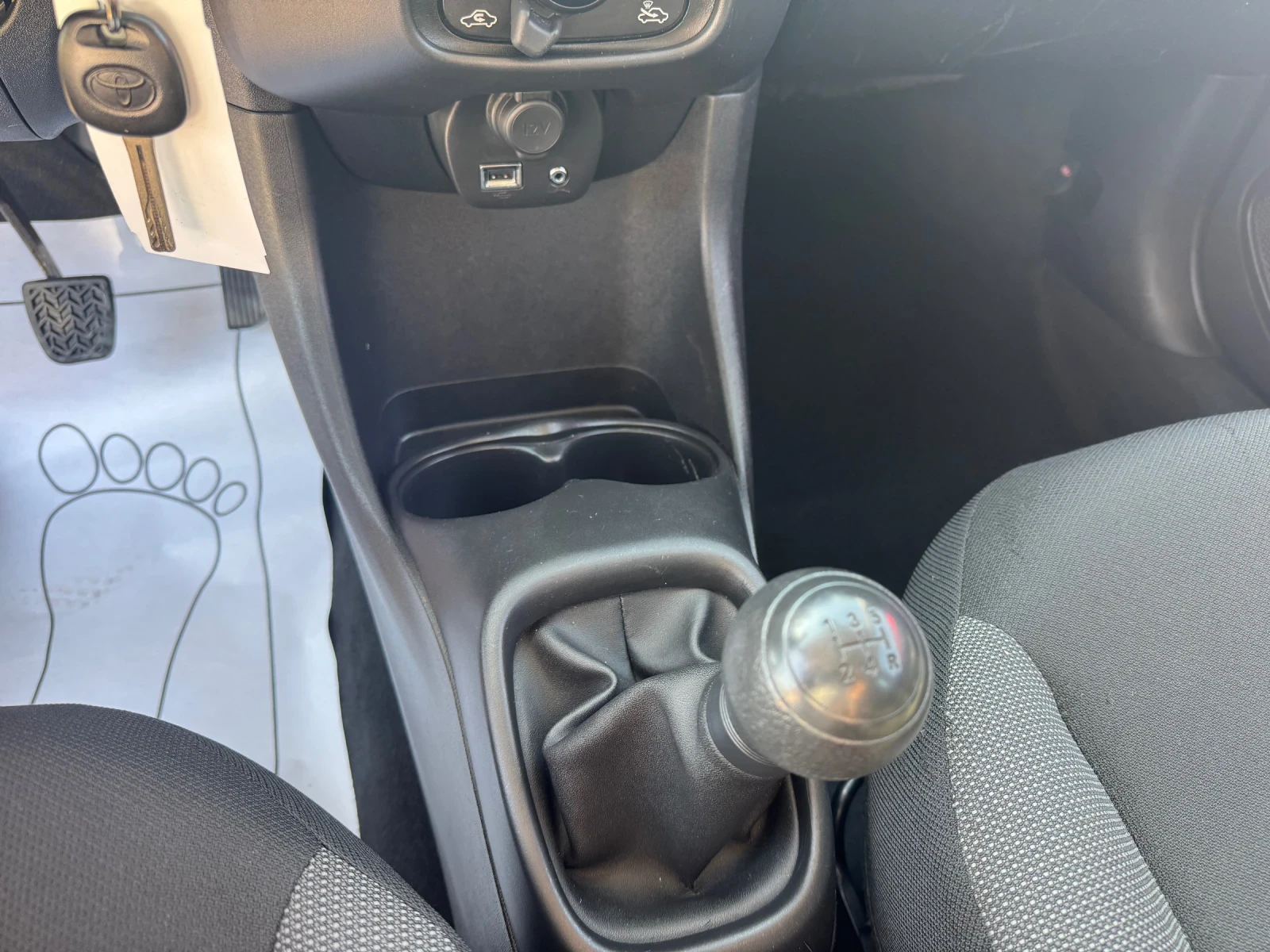 Toyota Aygo 1.0 VVTI евро 6 - изображение 10