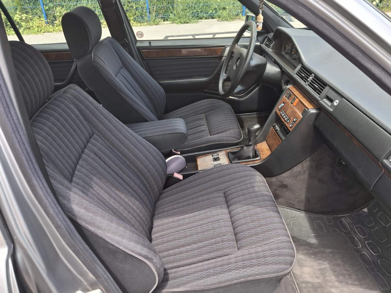 Mercedes-Benz 124 E 200 - изображение 8