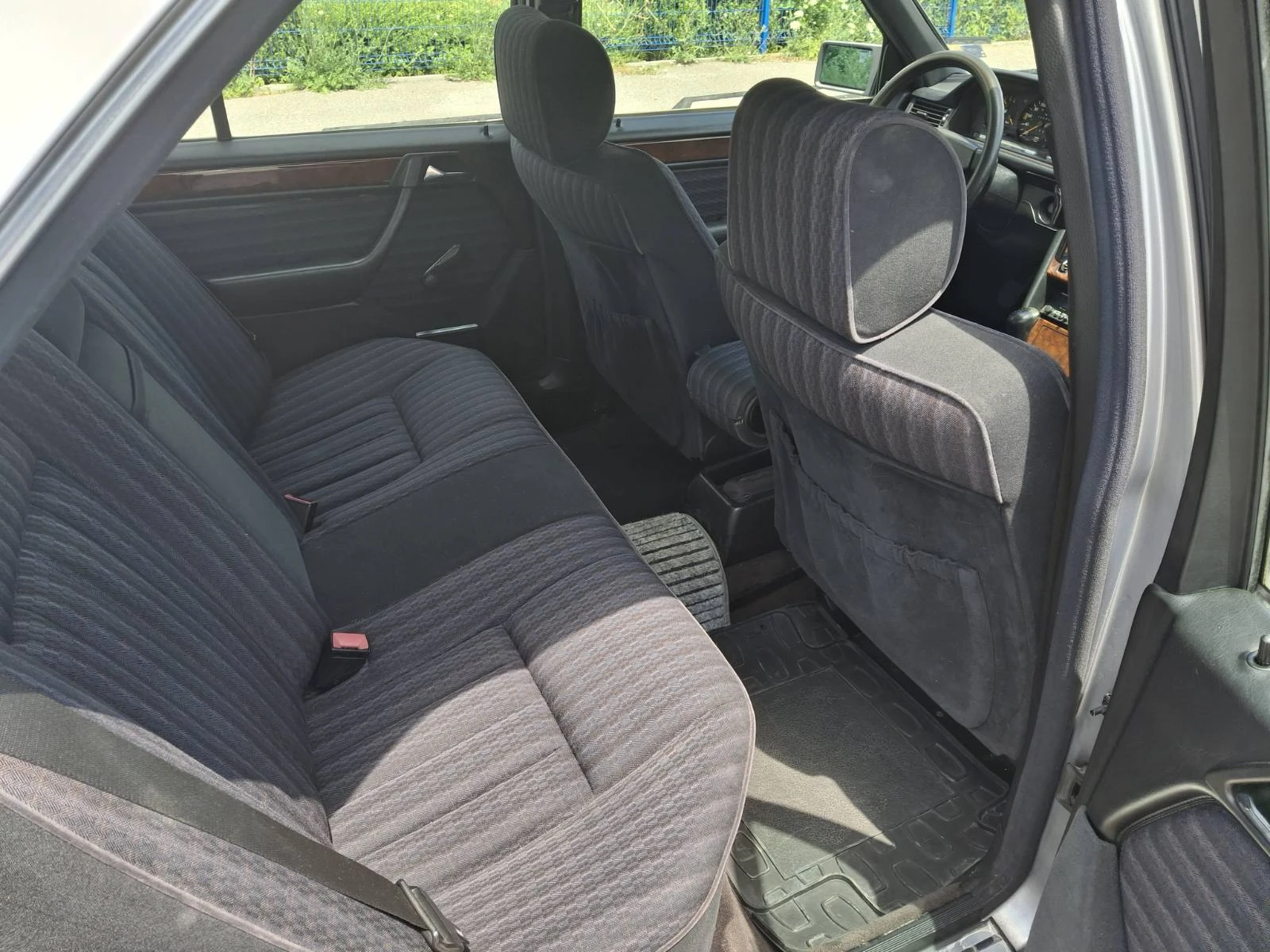 Mercedes-Benz 124 E 200 - изображение 10