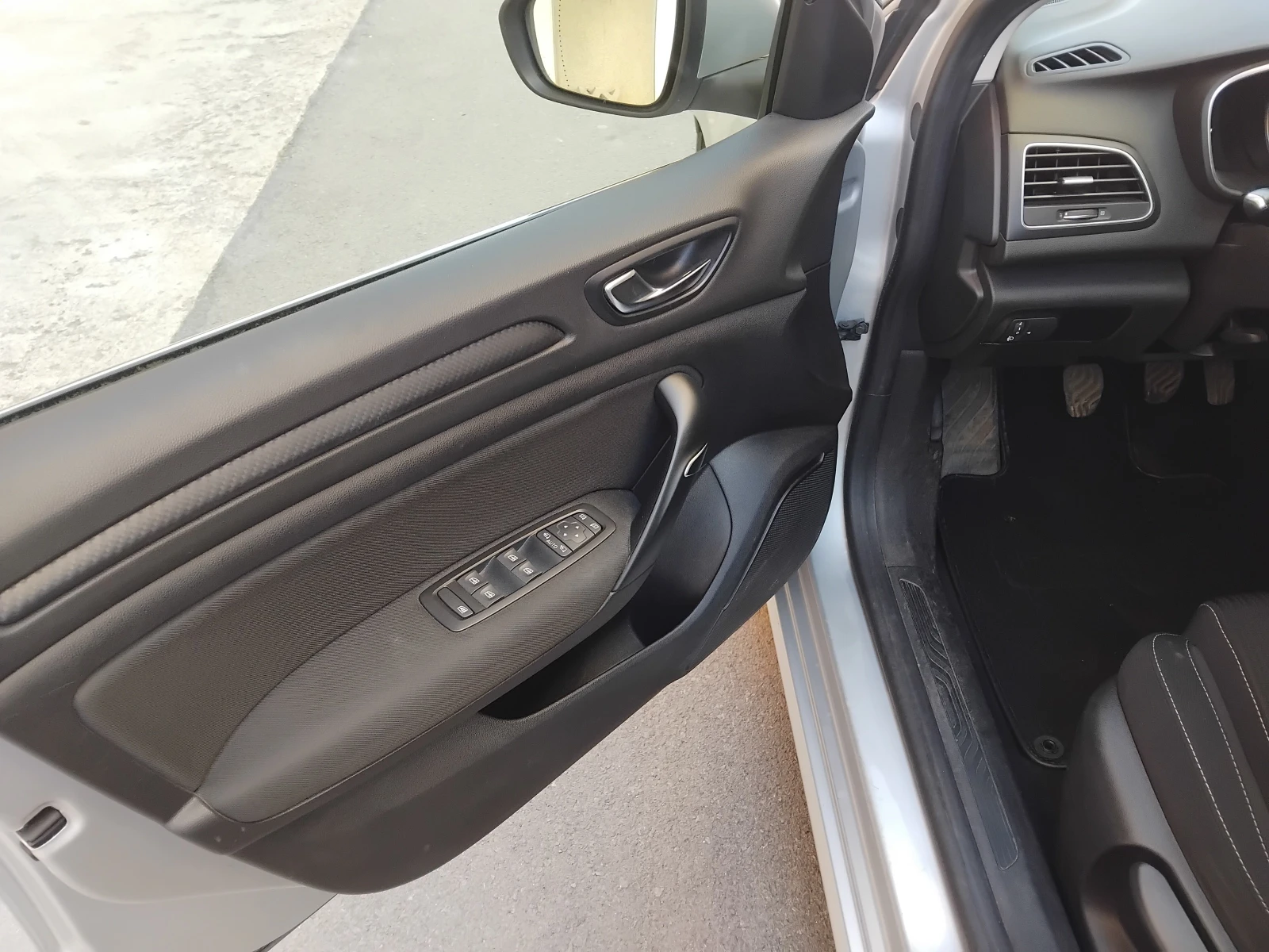 Renault Megane | Mobile.bg   11