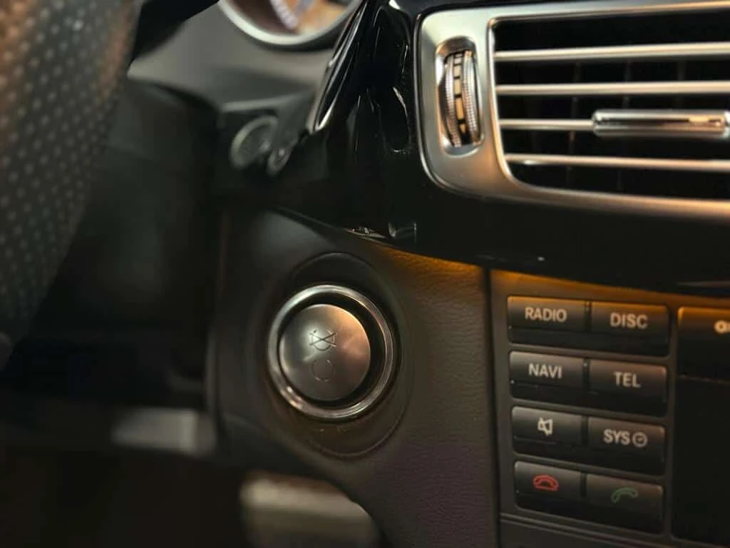 Mercedes-Benz CLS 550 * МАСАЖИ* ФИКСИРАНА ЦЕНА ДО БЪЛГАРИЯ* , снимка 14 - Автомобили и джипове - 54225920