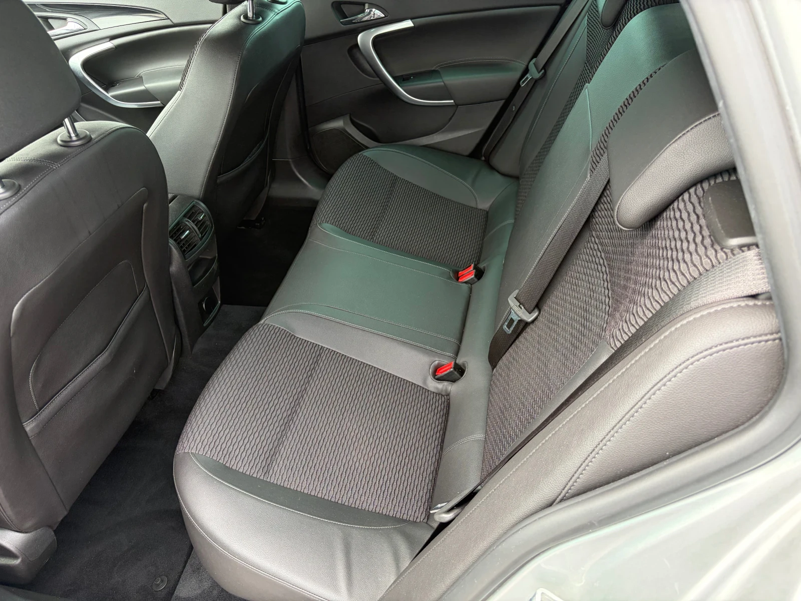 Opel Insignia COSMO 2.0CDTI-164k.c. Facelift /AUTOMATIC, NAVI/, снимка 11 - Автомобили и джипове - 54260049