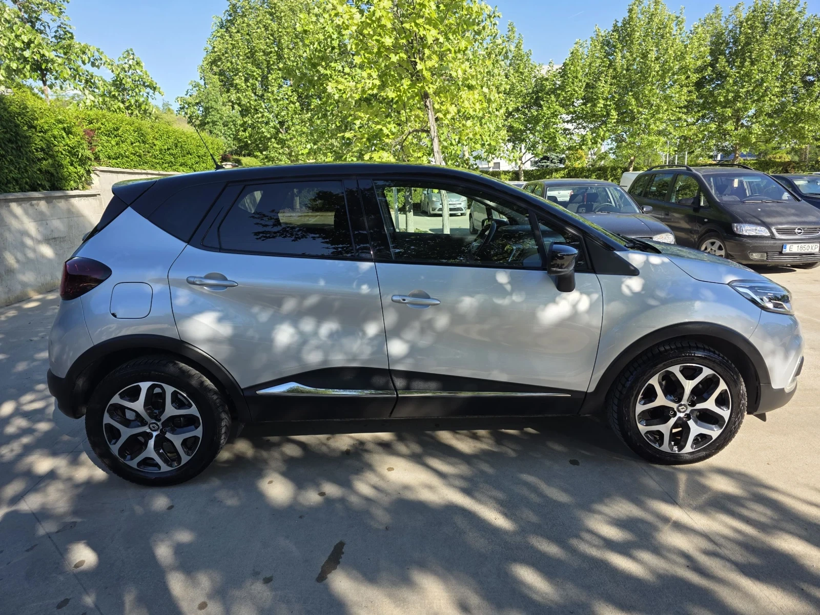 Renault Captur 1.5dCI-90kc, снимка 6 - Автомобили и джипове - 54562231