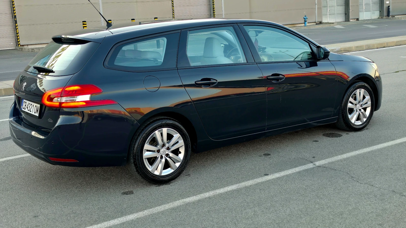 Peugeot 308 1.2 Автоматик евро 6, снимка 8 - Автомобили и джипове - 56066899