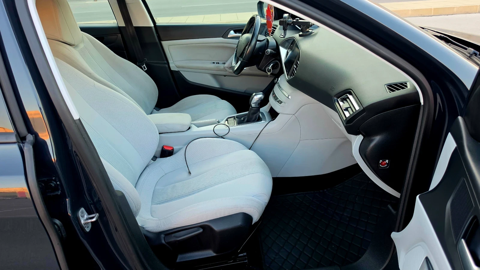 Peugeot 308 1.2 Автоматик евро 6, снимка 12 - Автомобили и джипове - 56066899