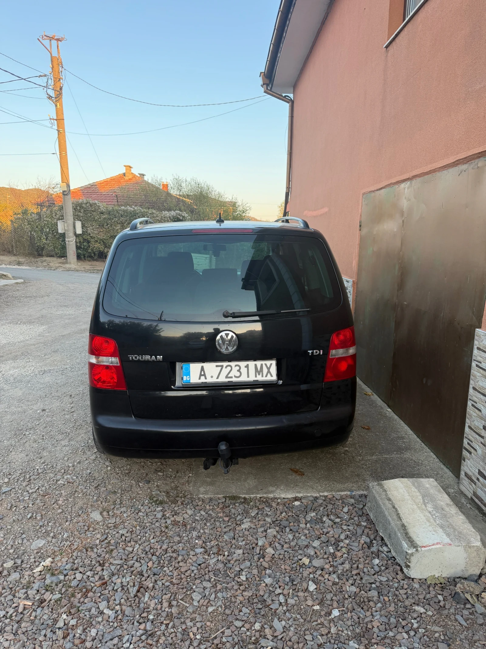 VW Touran, снимка 2 - Автомобили и джипове - 56442948