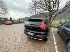 Volvo XC40 B4 AWD Mild Hybrid R-design Black Edition ОТЛИЧЕН, снимка 15