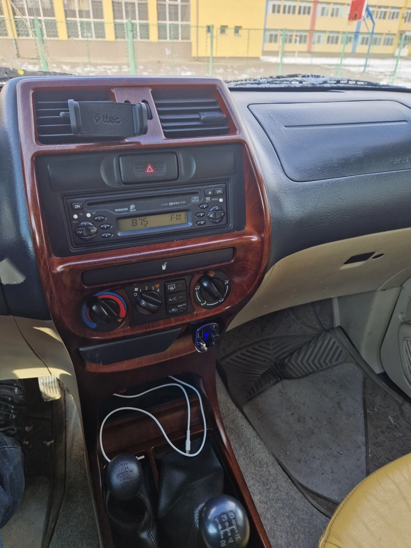 Nissan Terrano, снимка 4 - Автомобили и джипове - 49259483