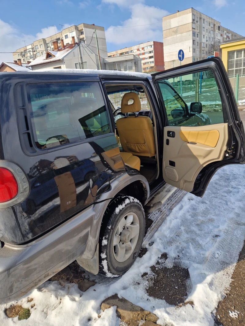 Nissan Terrano, снимка 11 - Автомобили и джипове - 49259483