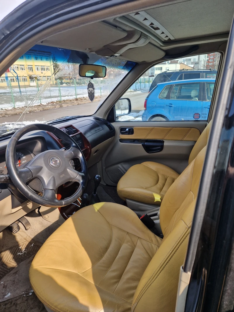 Nissan Terrano, снимка 8 - Автомобили и джипове - 49259483