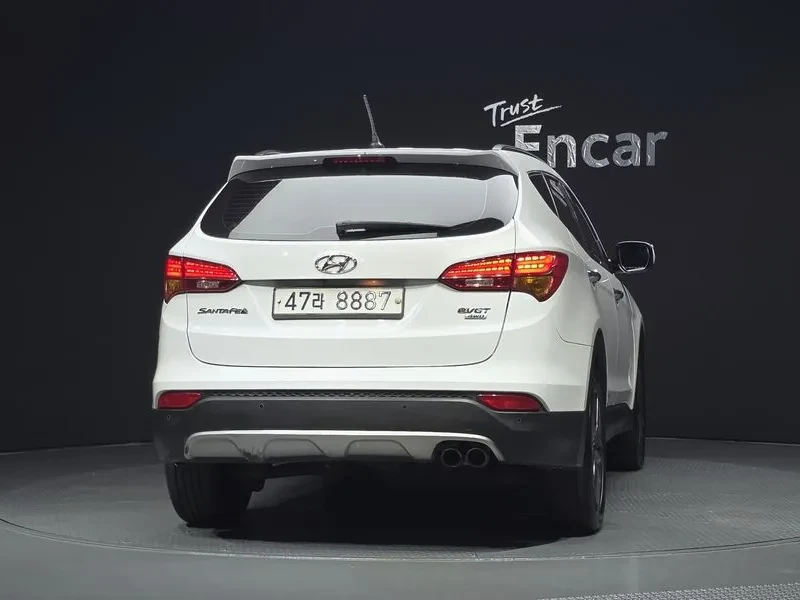 Hyundai Santa fe 2.0 CRDi 4WD - САМО 30% АВАНС, снимка 4 - Автомобили и джипове - 56159104