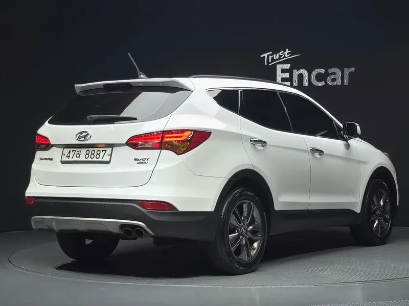 Hyundai Santa fe 2.0 CRDi 4WD - САМО 30% АВАНС, снимка 2 - Автомобили и джипове - 56159104