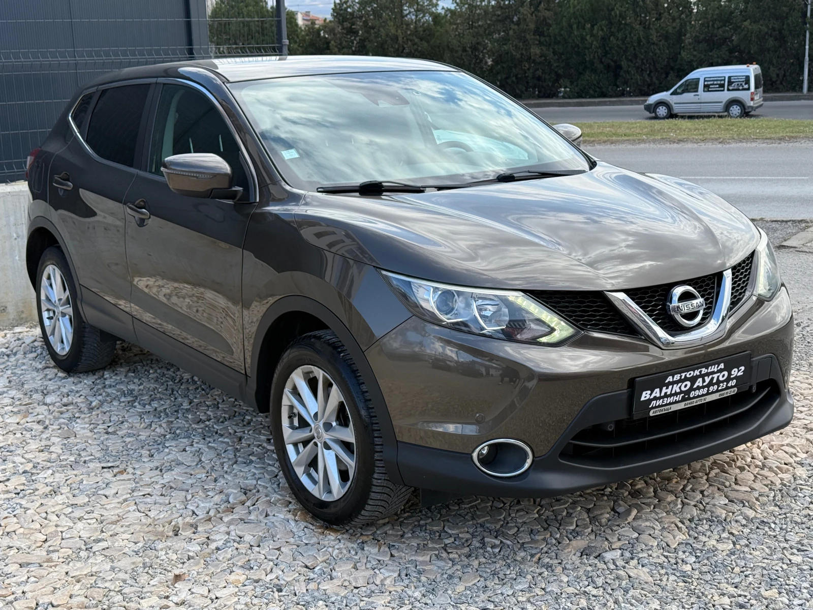 Nissan Qashqai TEKNA ИЗПЪЛНЕНИЕ , снимка 3 - Автомобили и джипове - 52148421