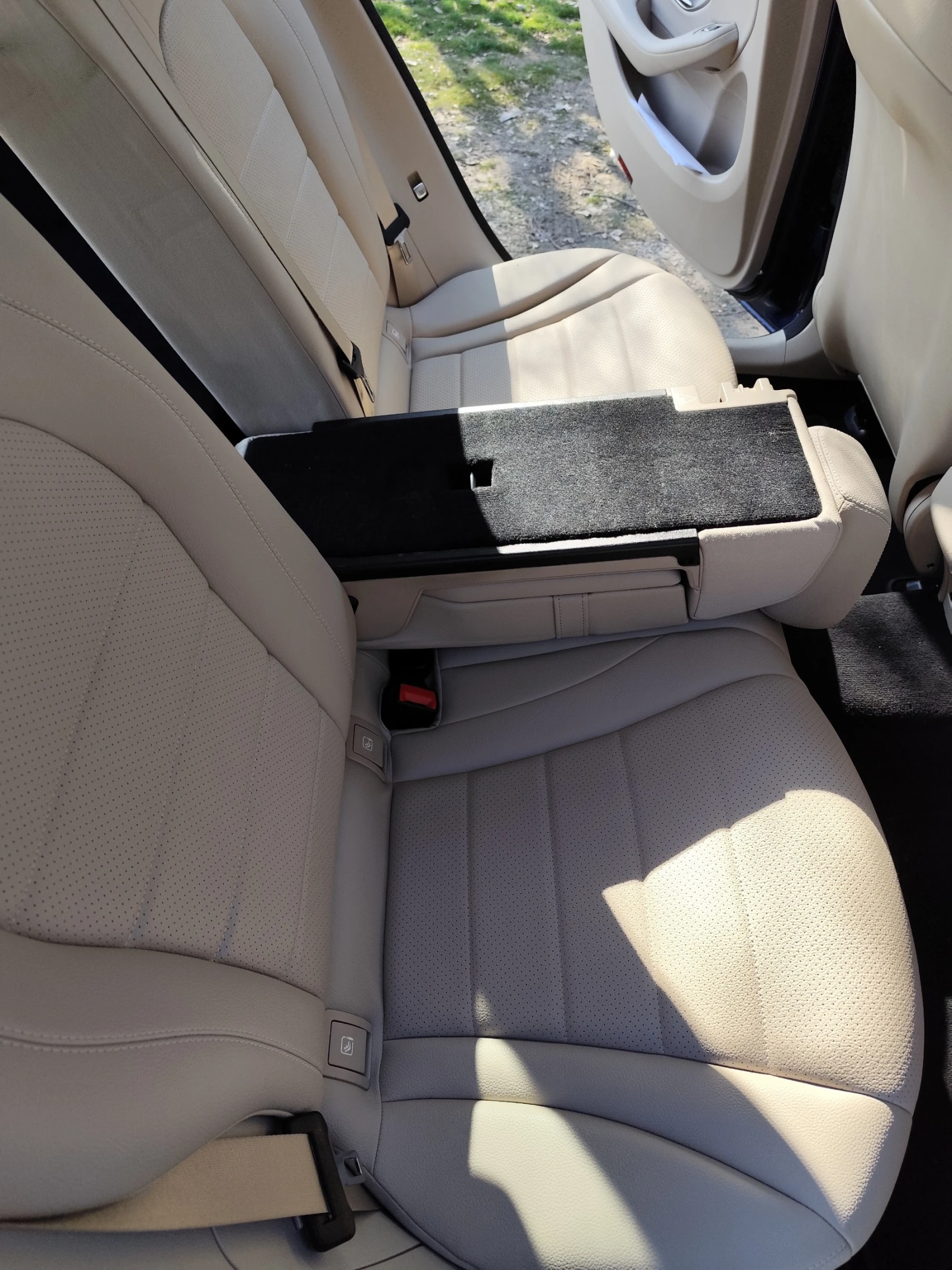 Mercedes-Benz GLC 350 V6| AIRMATIC| 147к KM| Silver Star| Android Auto, снимка 10 - Автомобили и джипове - 54015665