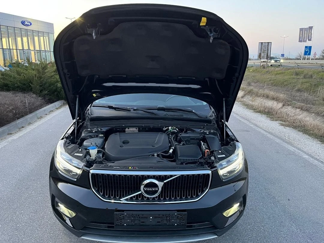 Volvo XC40 B4 AWD Mild Hybrid R-design Black Edition ОТЛИЧЕН, снимка 16 - Автомобили и джипове - 54633905