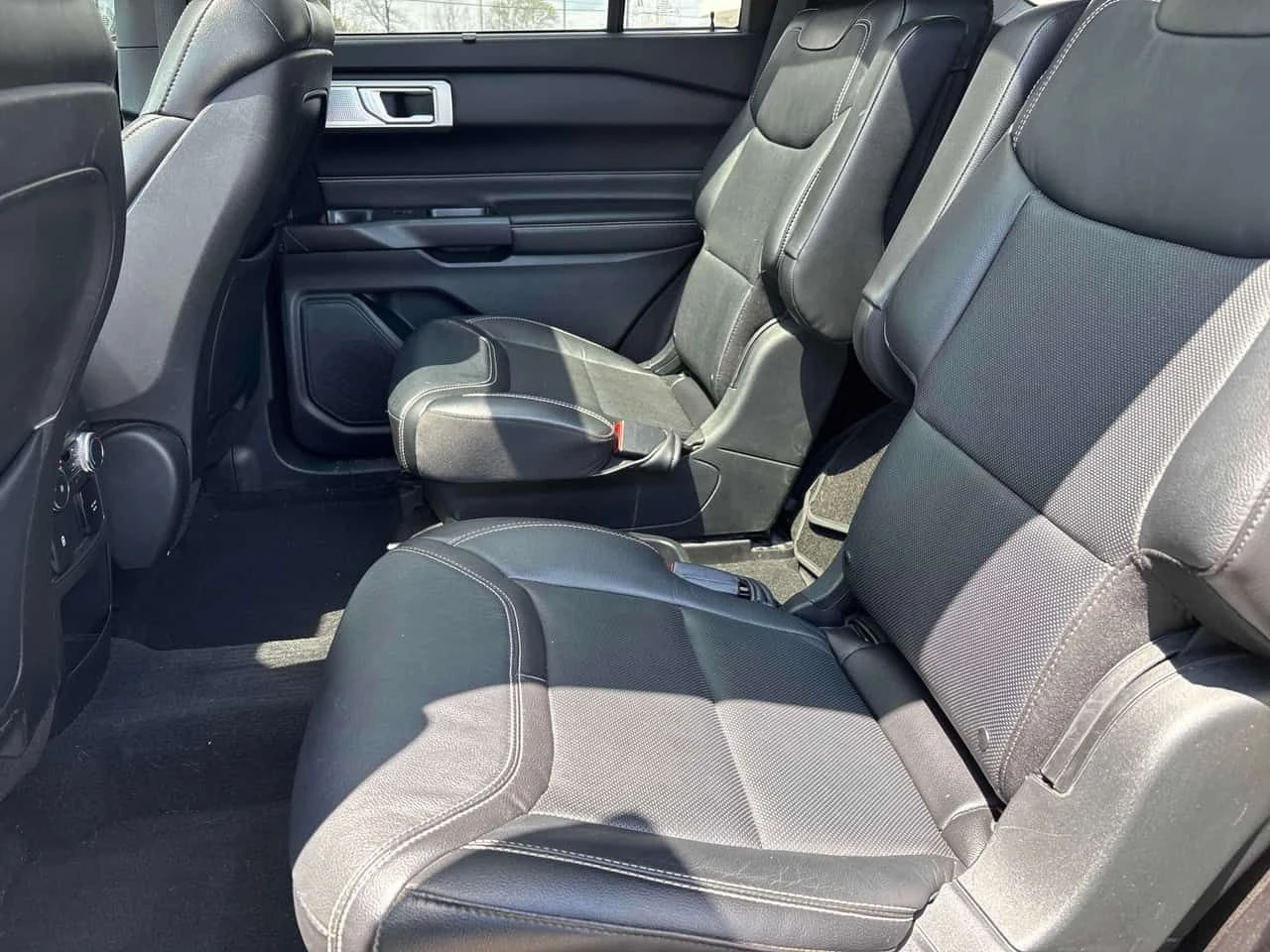 Ford Explorer * ST * CARFAX * ОПЦИЯ ЗА ФИНАНСИРАНЕ, снимка 12 - Автомобили и джипове - 55165681