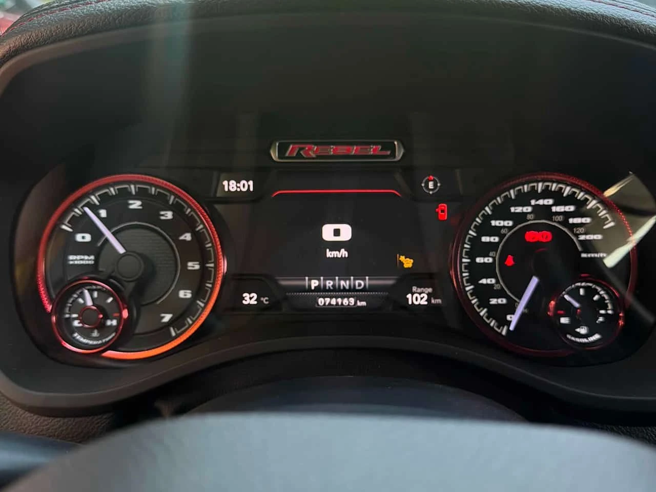 Dodge RAM 1500 Rebel | CARFAX | АВТОКРЕДИТ БЕЗ ПЪРВОНАЧАЛНА , снимка 8 - Автомобили и джипове - 55523441