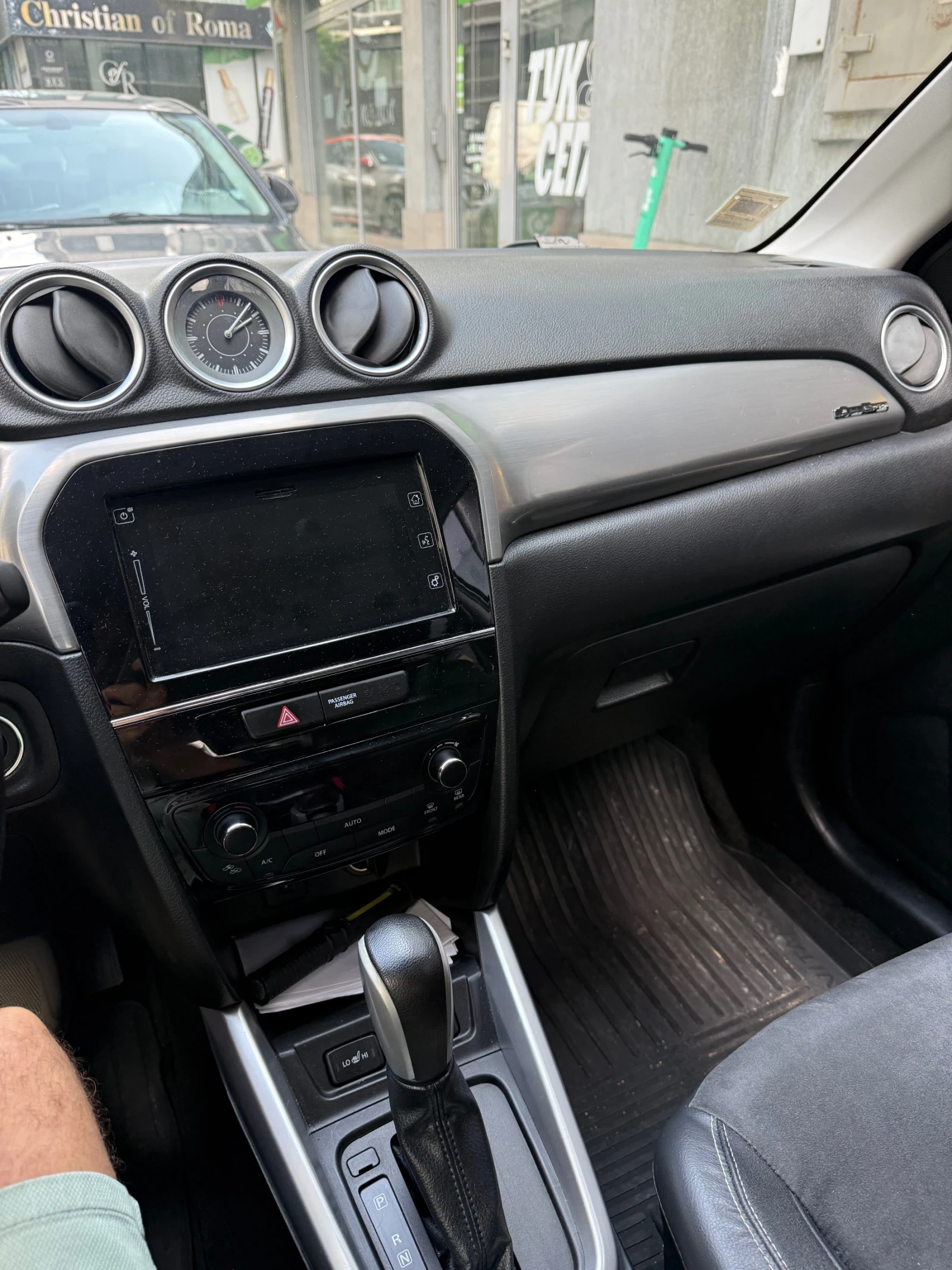 Suzuki Vitara Кросоувер, снимка 7 - Автомобили и джипове - 55978854