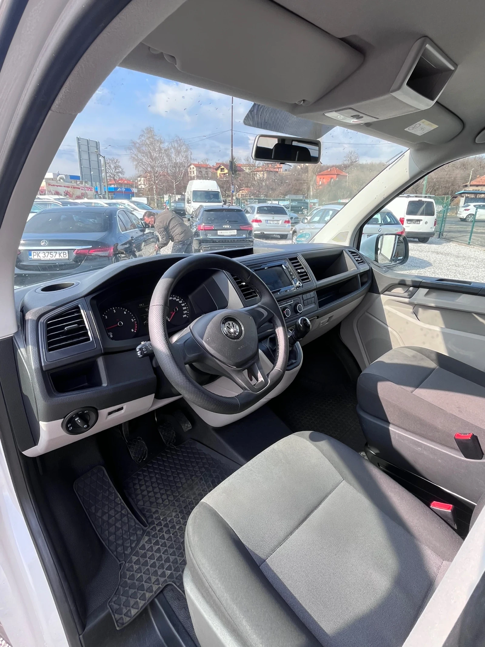 VW Caravelle 2.0TDI 150кс | 160хил км| Теглич | ЛИЗИНГ | , снимка 7 - Бусове и автобуси - 53906573