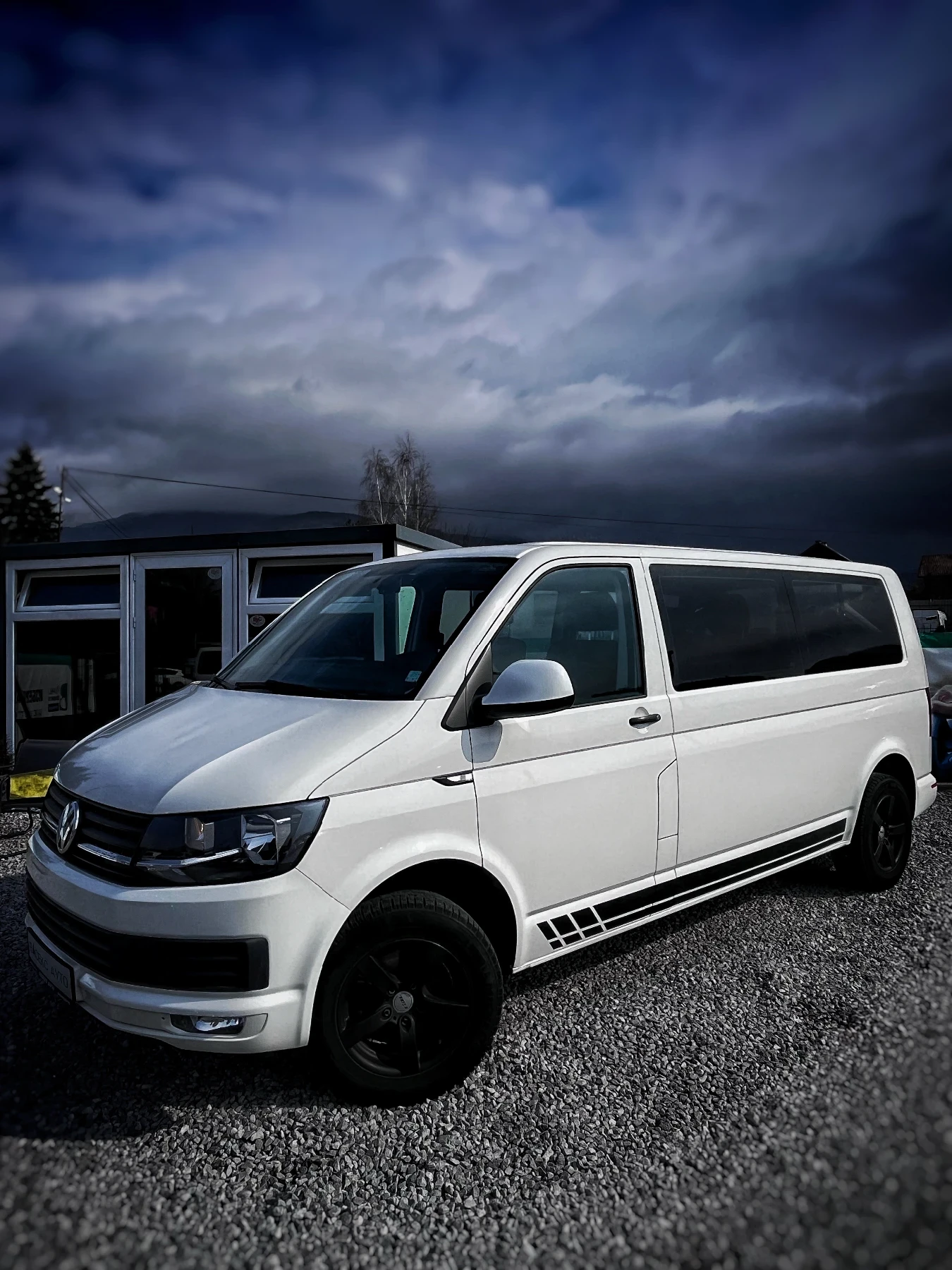 VW Caravelle 2.0TDI 150кс | 160хил км| Теглич | ЛИЗИНГ | , снимка 3 - Бусове и автобуси - 53906573