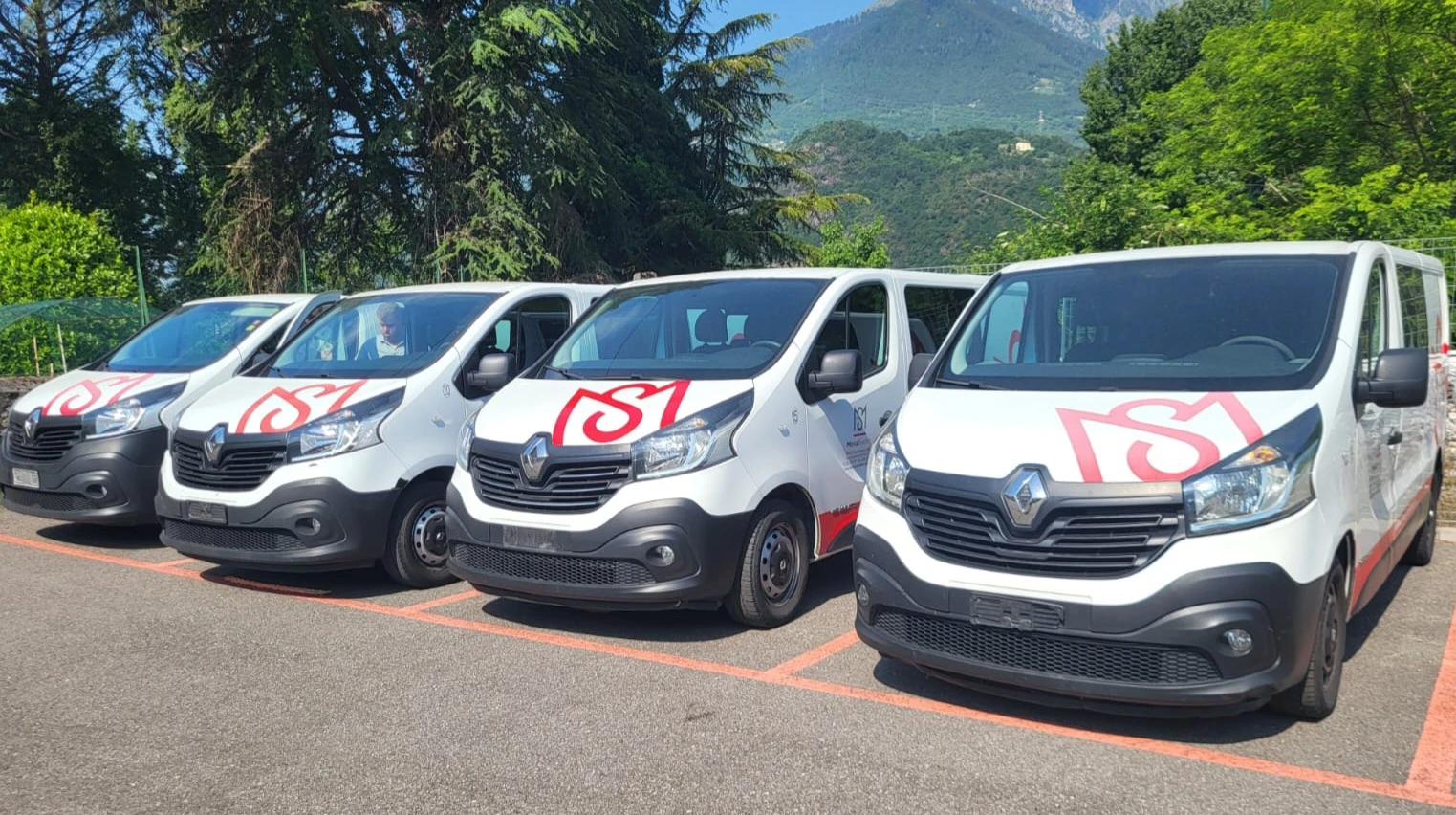 Renault Trafic 1.6dci* N1* 125кс* 6-Места* ТОВАРОПЪТНИЧЕСКИ, снимка 17 - Бусове и автобуси - 55492294
